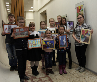 Выставка детских рисунков к юбилею «ЗиО-Подольск» открылась в центральном выставочном зале города Подольска